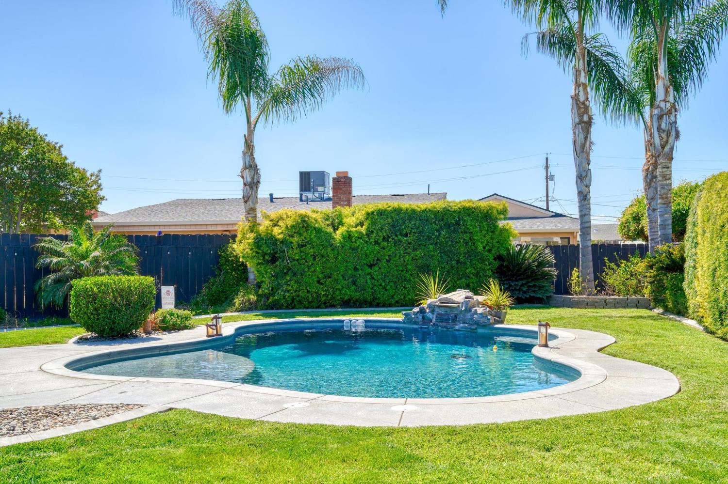 5743 Mohican Dr, Manteca, CA 95336