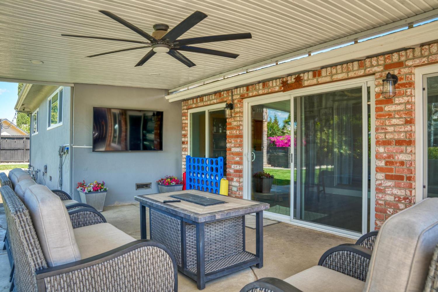 5743 Mohican Dr, Manteca, CA 95336