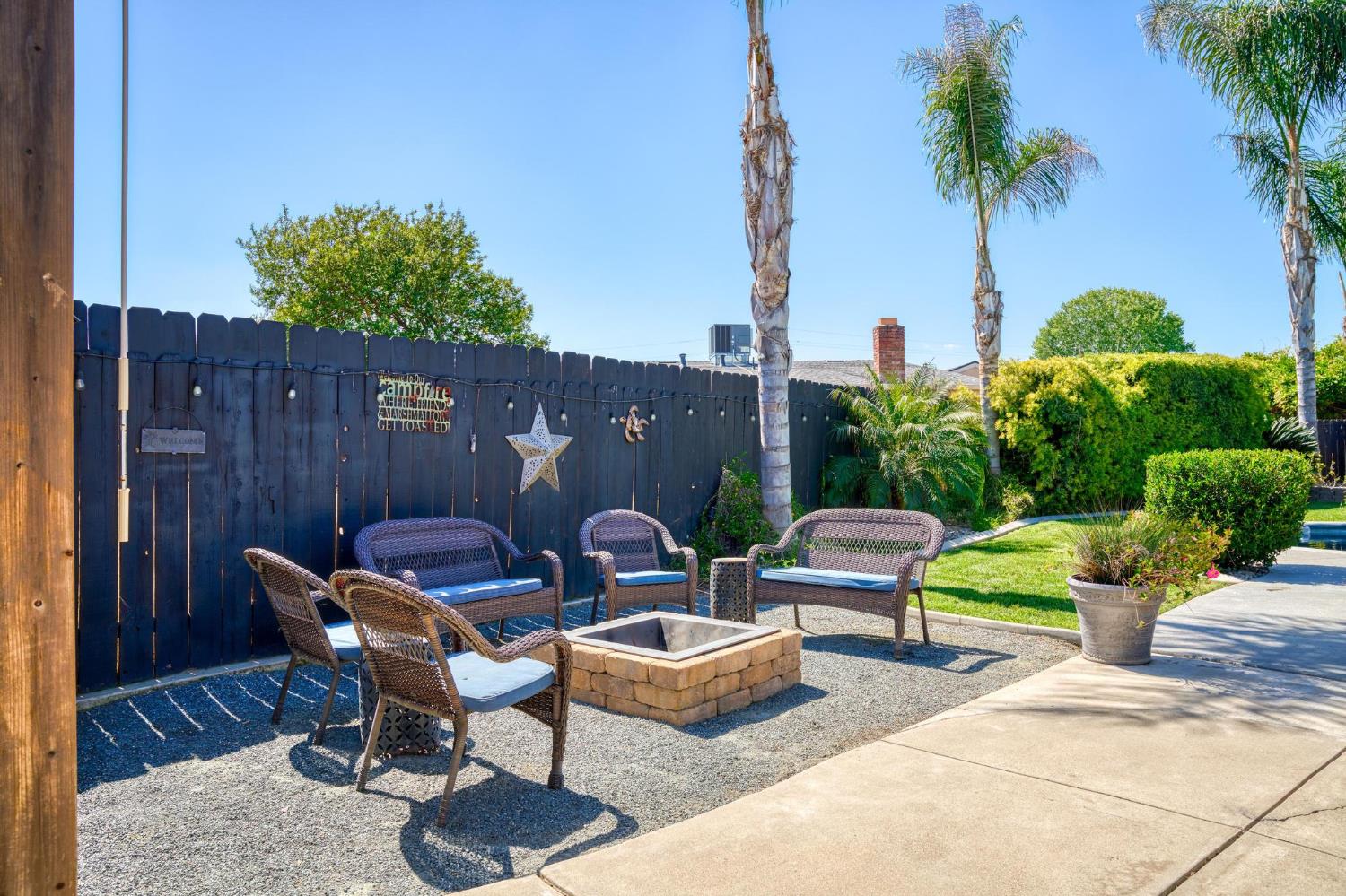 5743 Mohican Dr, Manteca, CA 95336