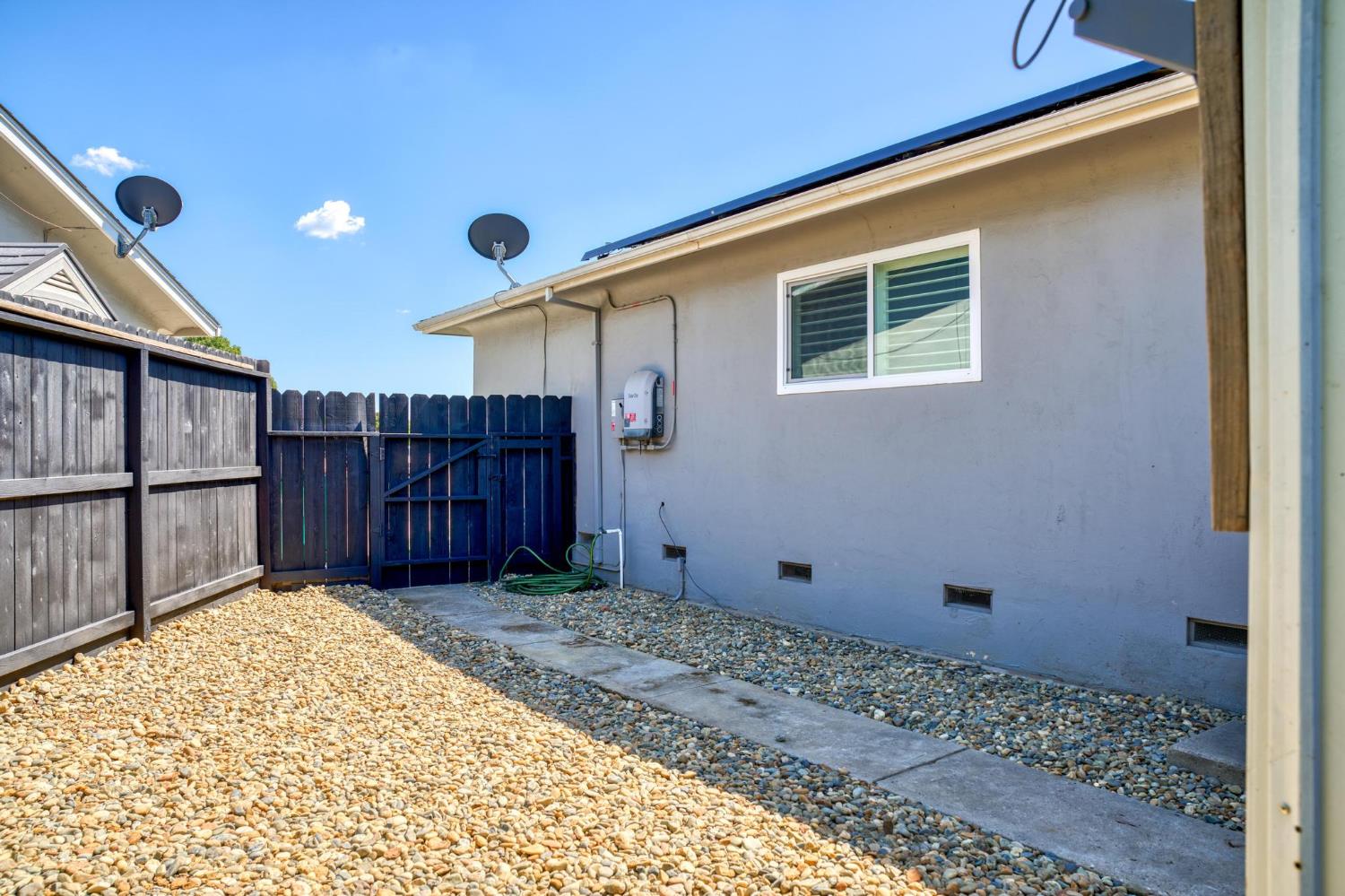 5743 Mohican Dr, Manteca, CA 95336