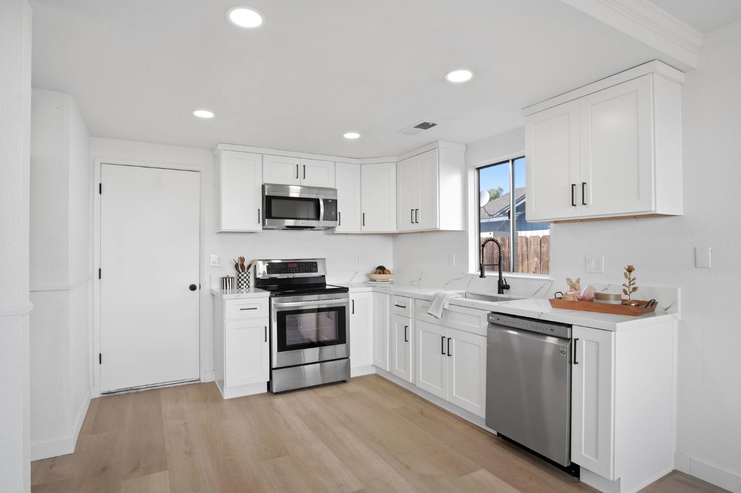 1732 Walpole Dr, Modesto, CA 95358