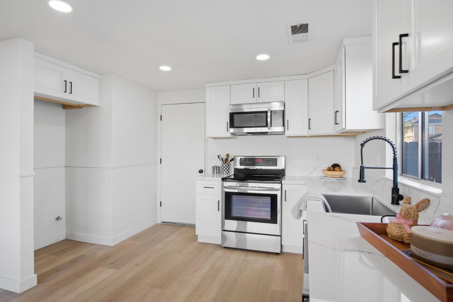 1732 Walpole Dr, Modesto, CA 95358