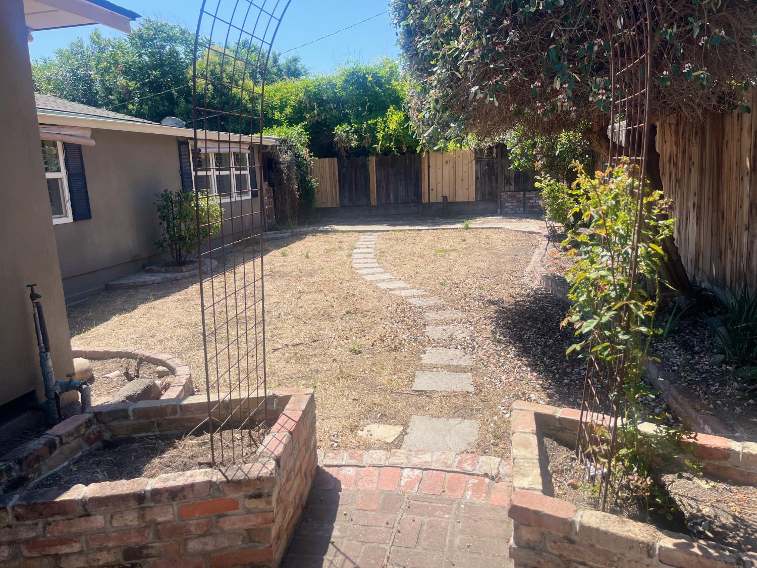 2309 Monte Carlo Ave, Modesto, CA 95350