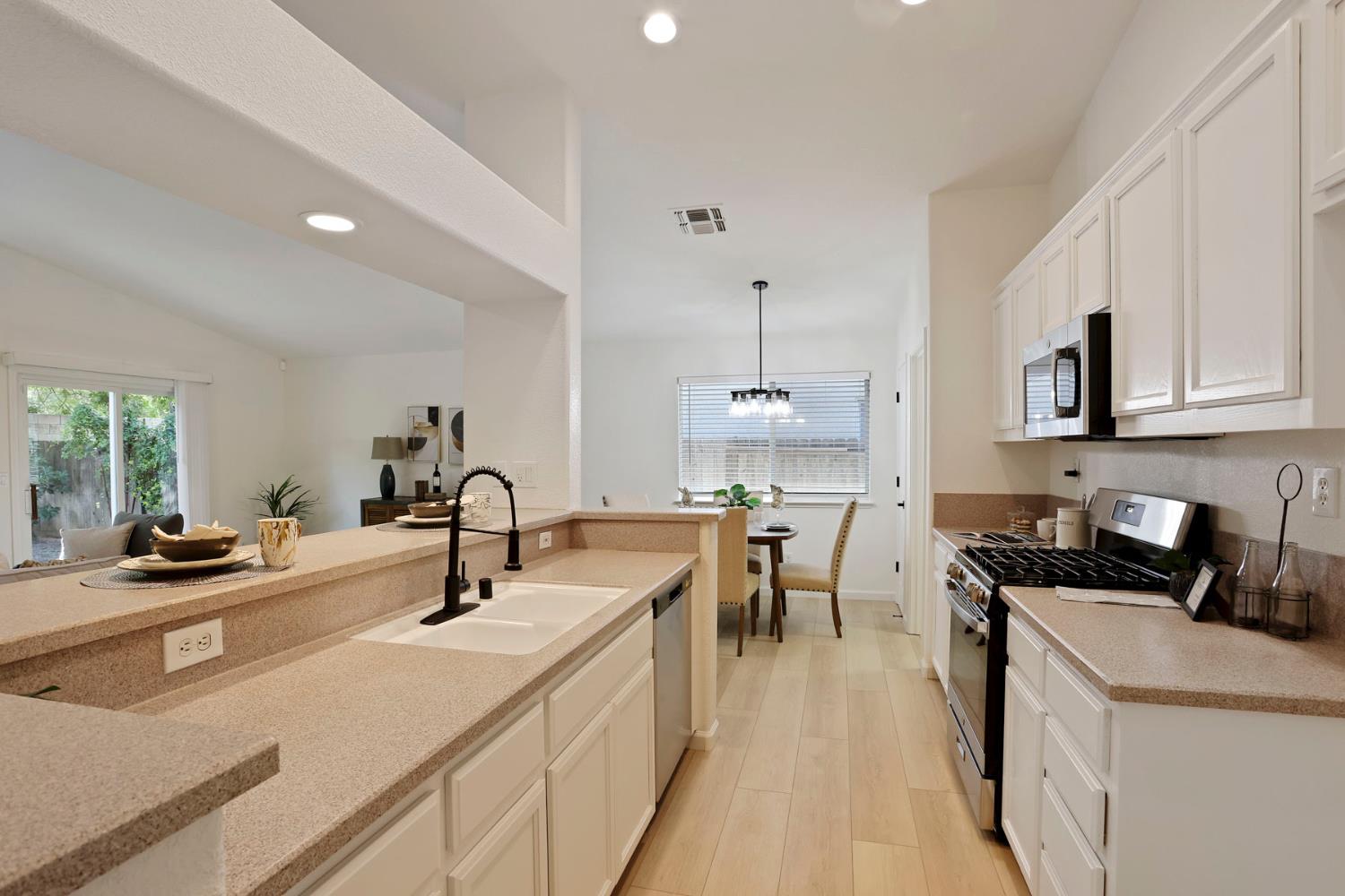 250 Dyer Ave, Manteca, CA 95336