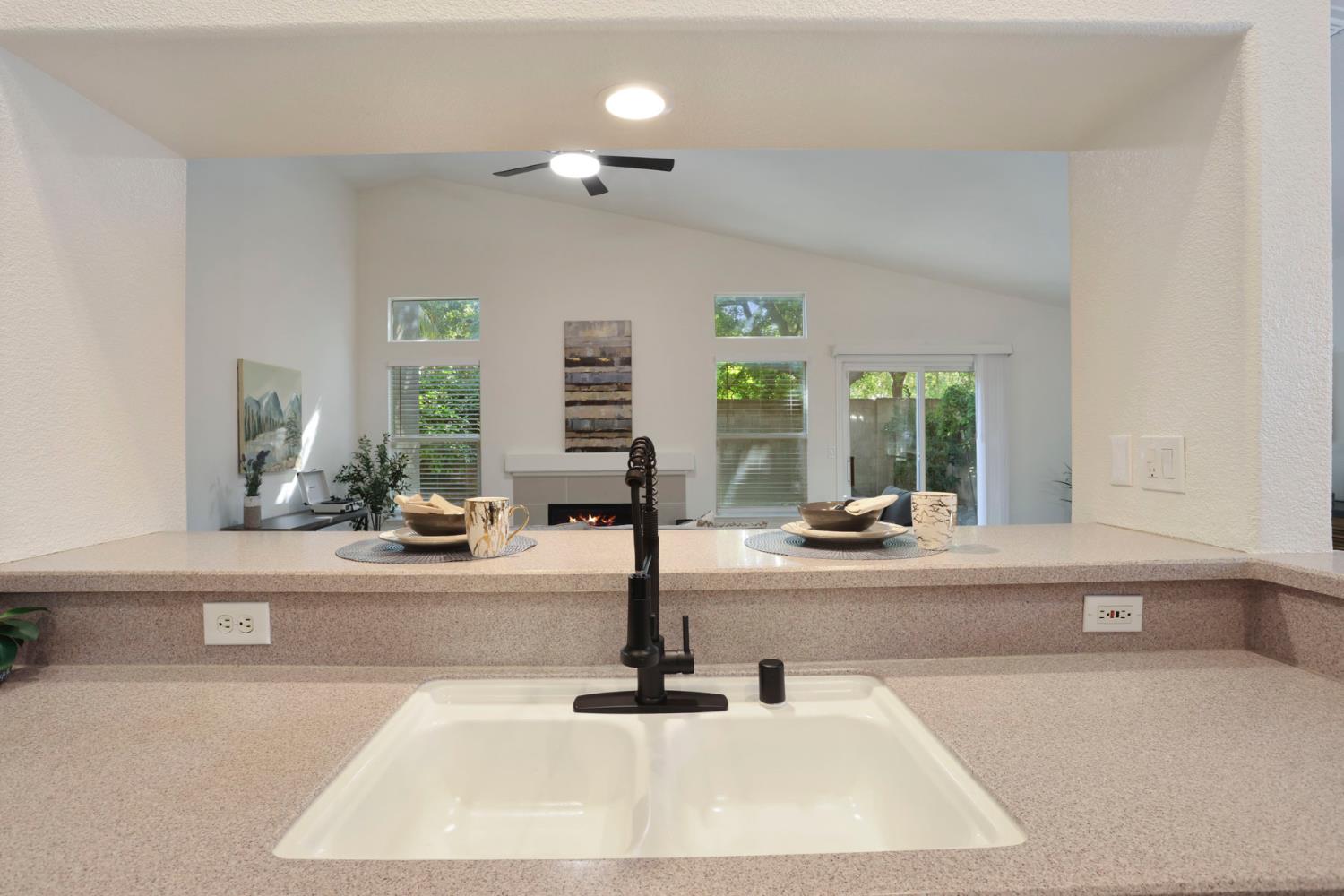 250 Dyer Ave, Manteca, CA 95336