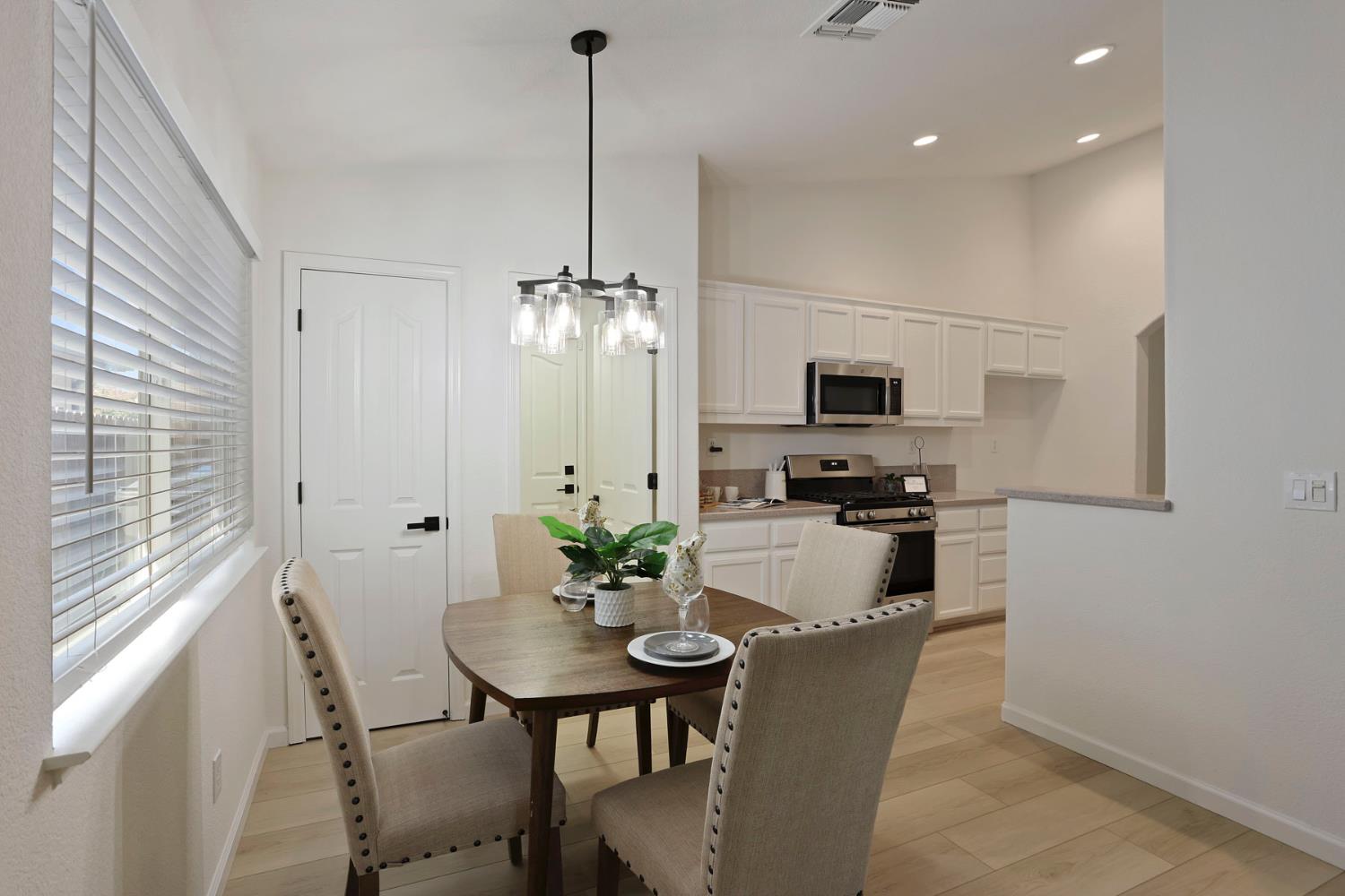 250 Dyer Ave, Manteca, CA 95336