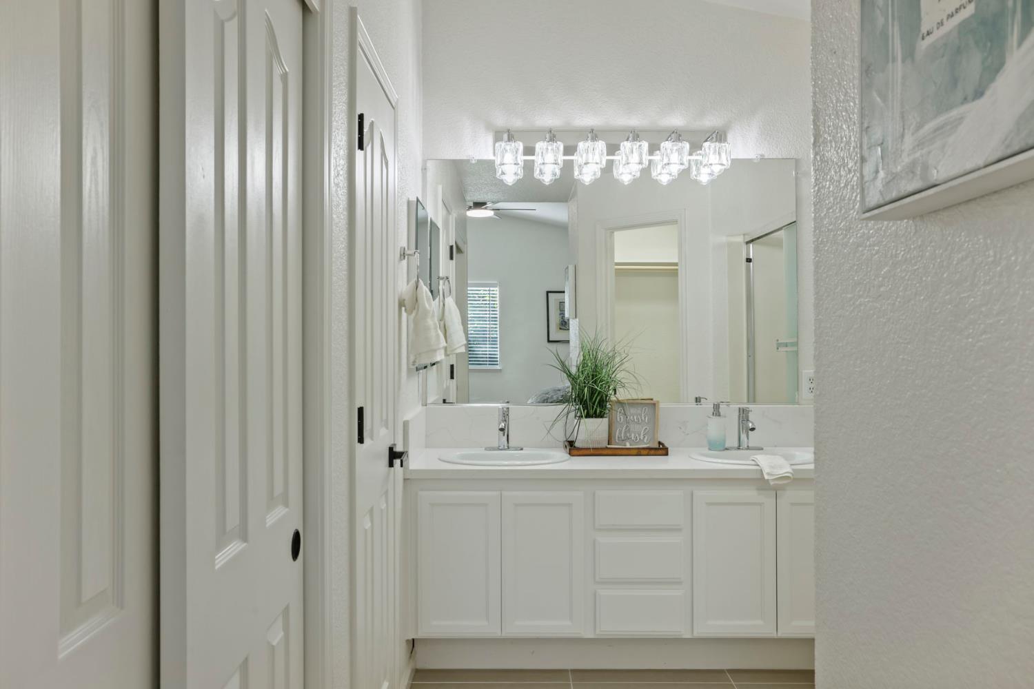 250 Dyer Ave, Manteca, CA 95336