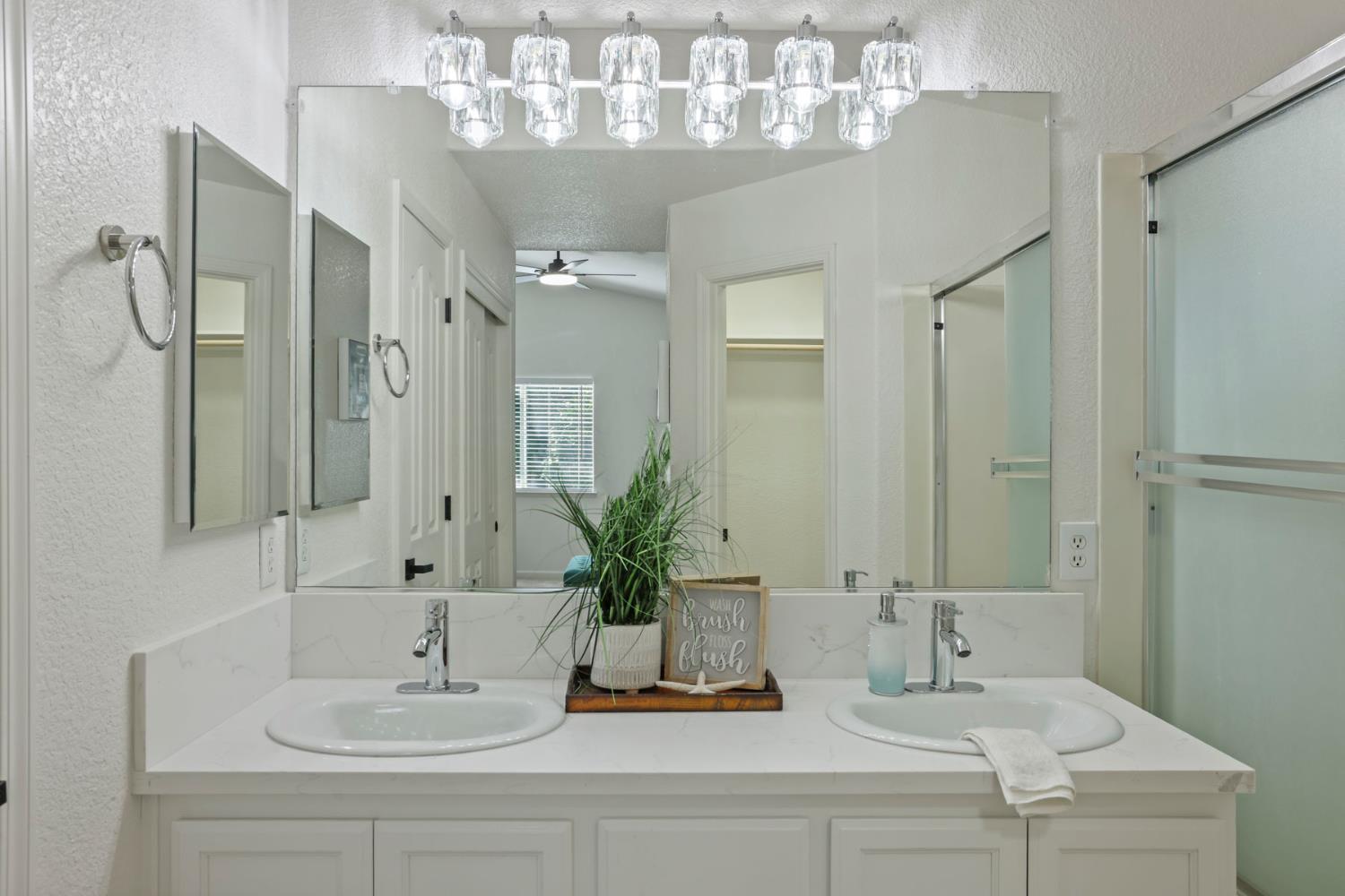 250 Dyer Ave, Manteca, CA 95336