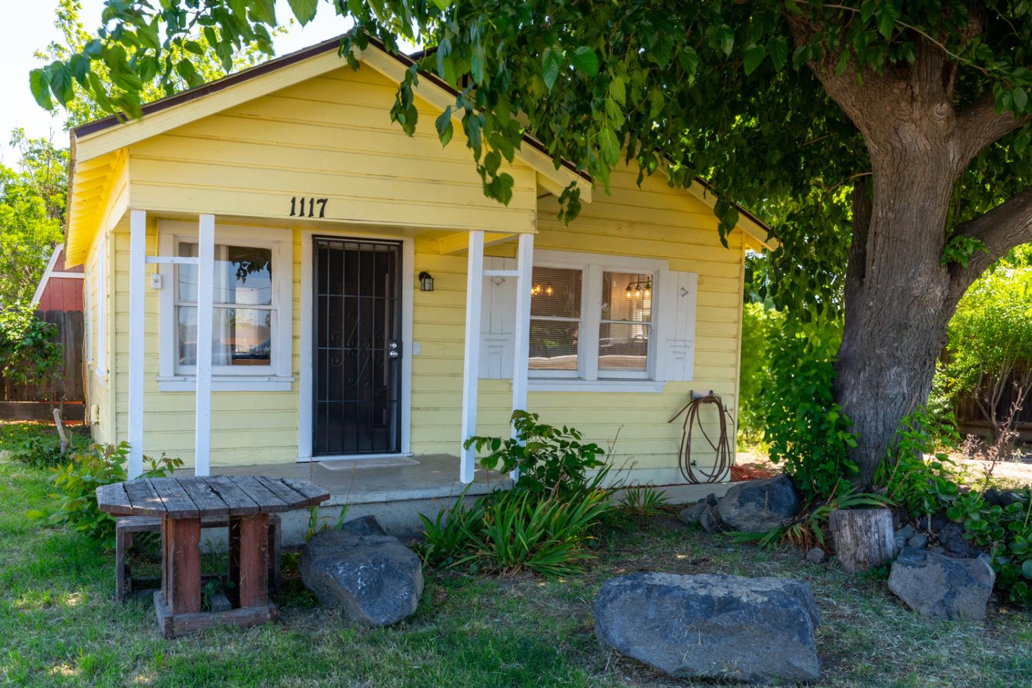 1117 Center Ave, Dos Palos, CA 93620