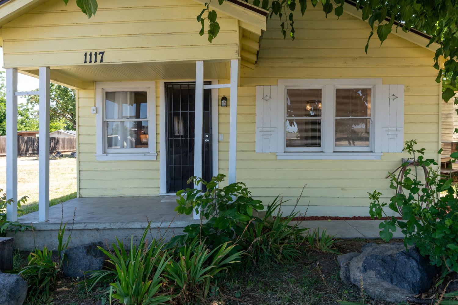 1117 Center Ave, Dos Palos, CA 93620