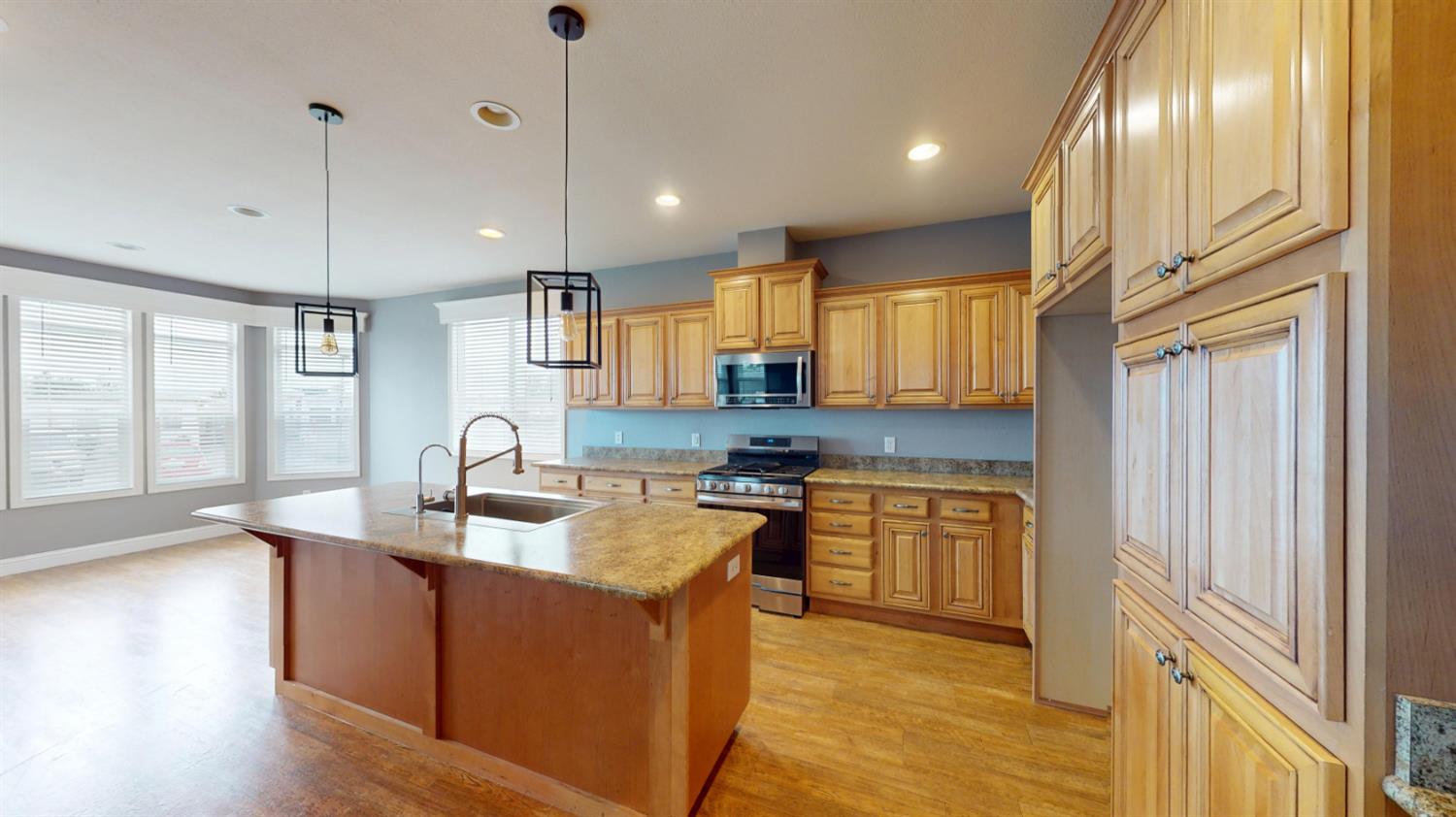 8200 Jantzen Rd #42, Modesto, CA 95357