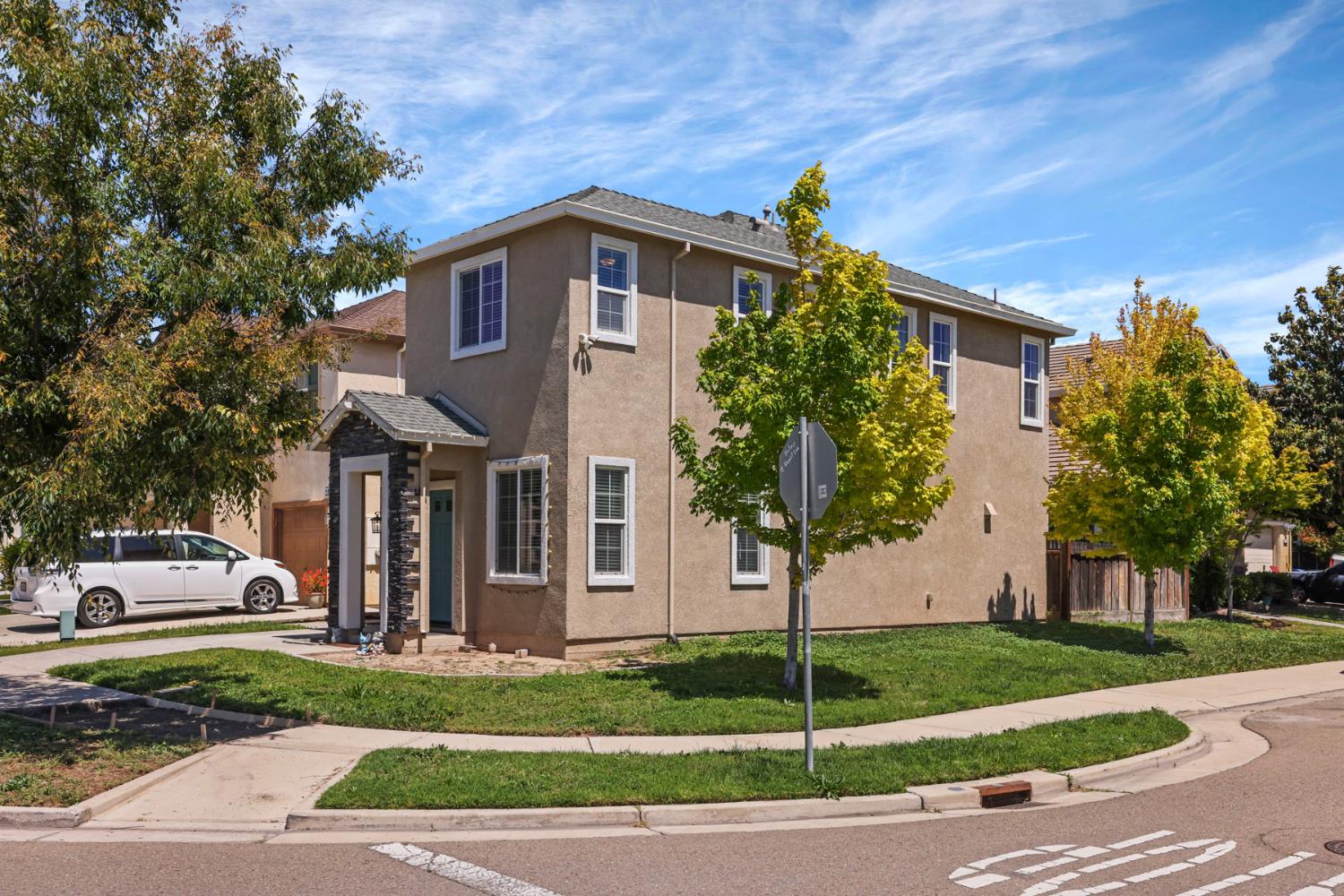 1494 Hearthsong Dr, Manteca, CA 95337