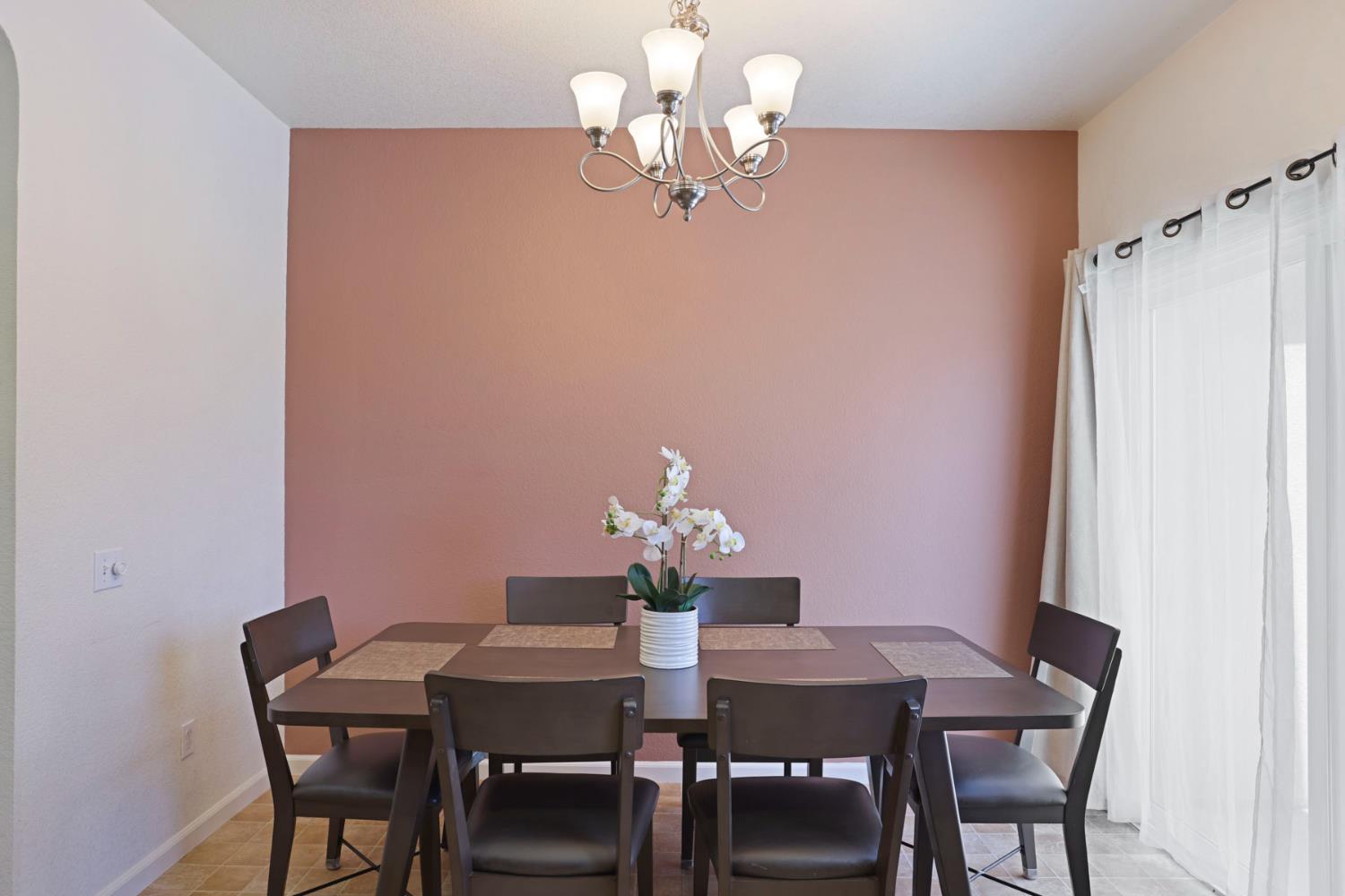 1494 Hearthsong Dr, Manteca, CA 95337