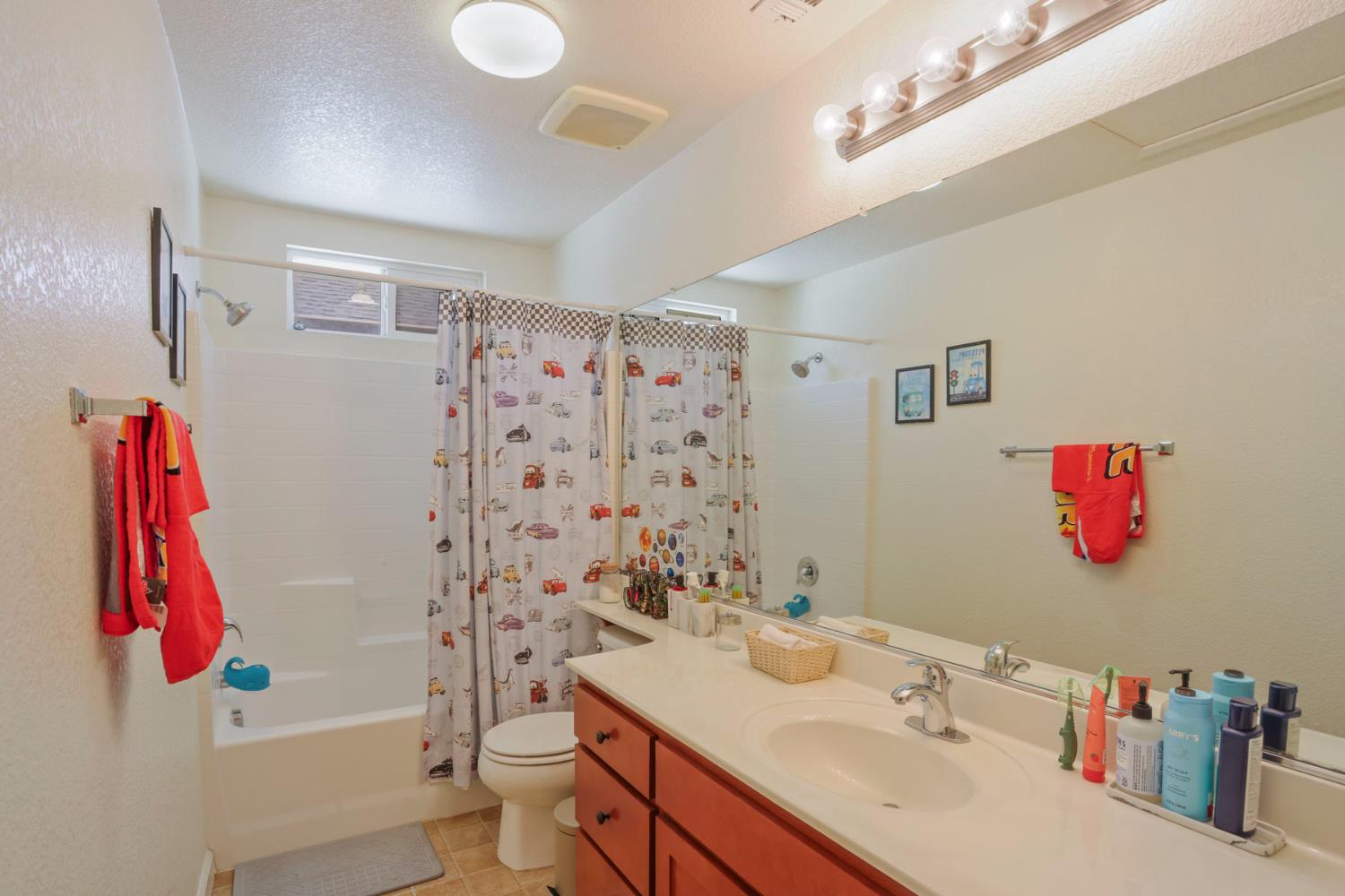1494 Hearthsong Dr, Manteca, CA 95337
