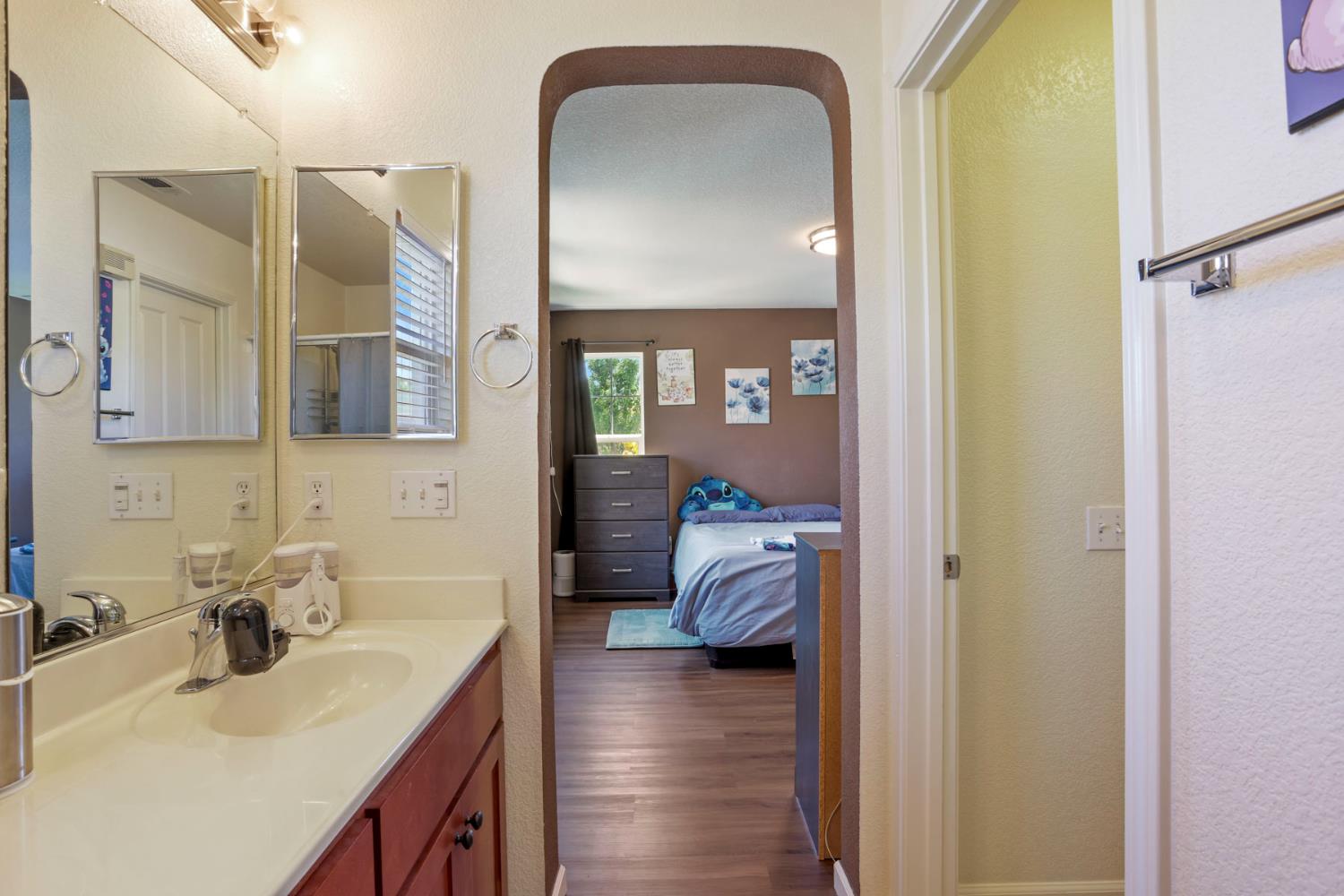 1494 Hearthsong Dr, Manteca, CA 95337