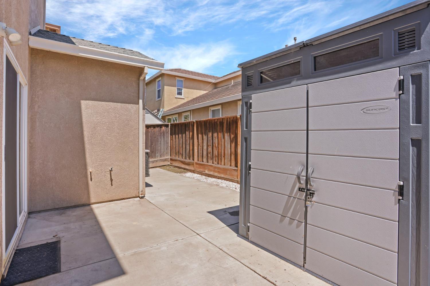 1494 Hearthsong Dr, Manteca, CA 95337