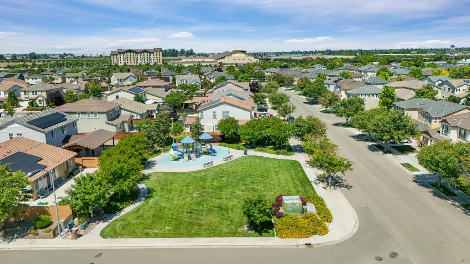 1494 Hearthsong Dr, Manteca, CA 95337