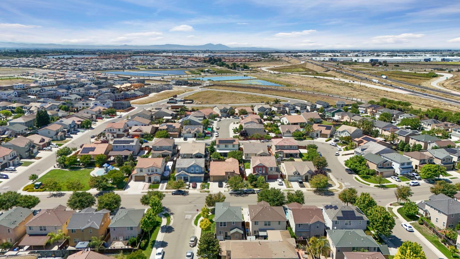 1494 Hearthsong Dr, Manteca, CA 95337