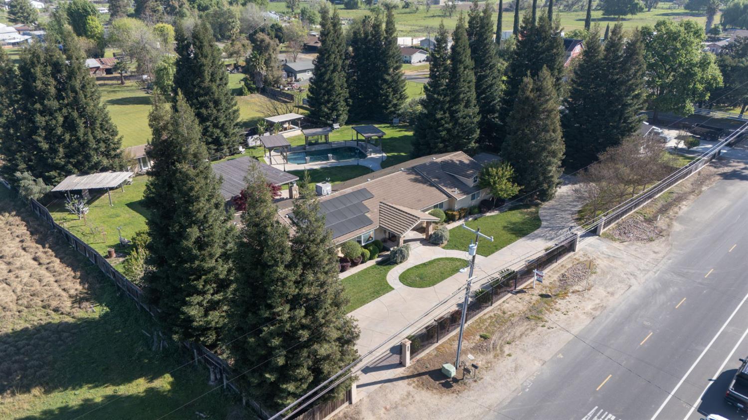 4225 Santa Fe St, Riverbank, CA 95367