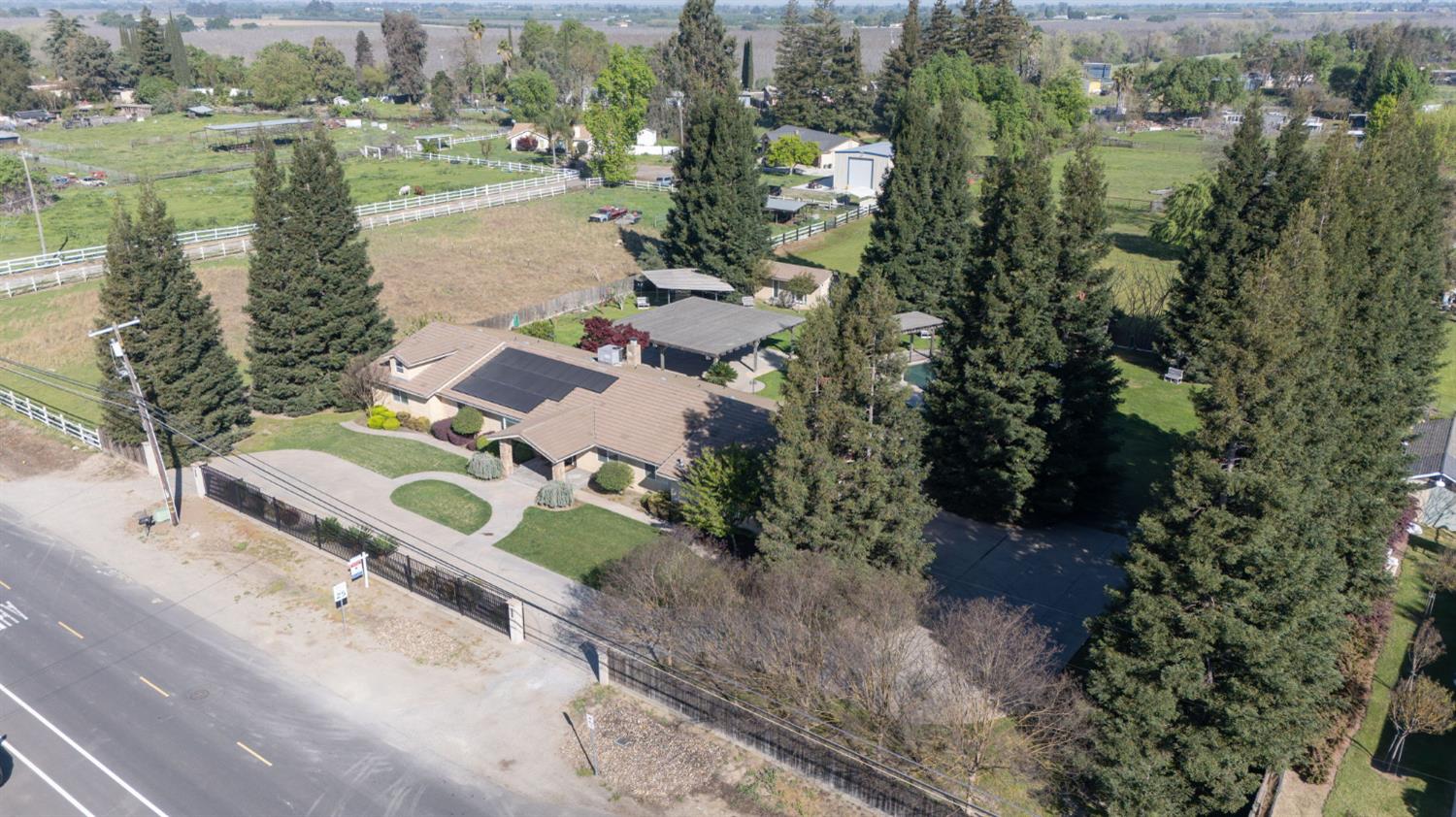 4225 Santa Fe St, Riverbank, CA 95367