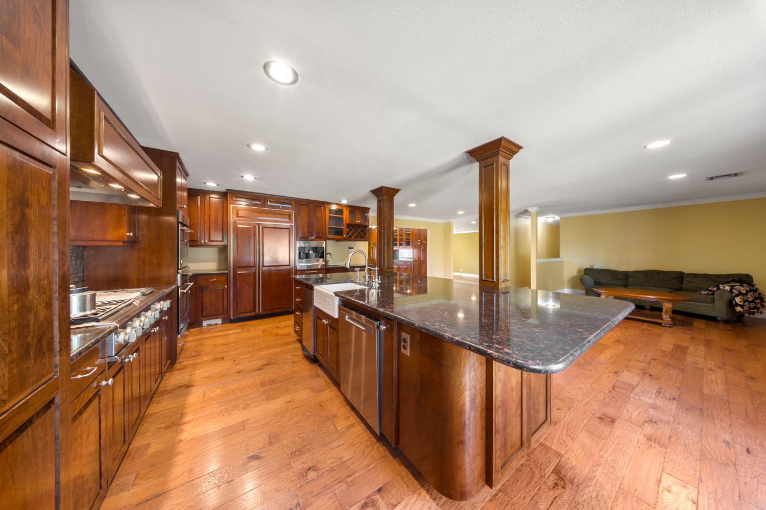 4225 Santa Fe St, Riverbank, CA 95367