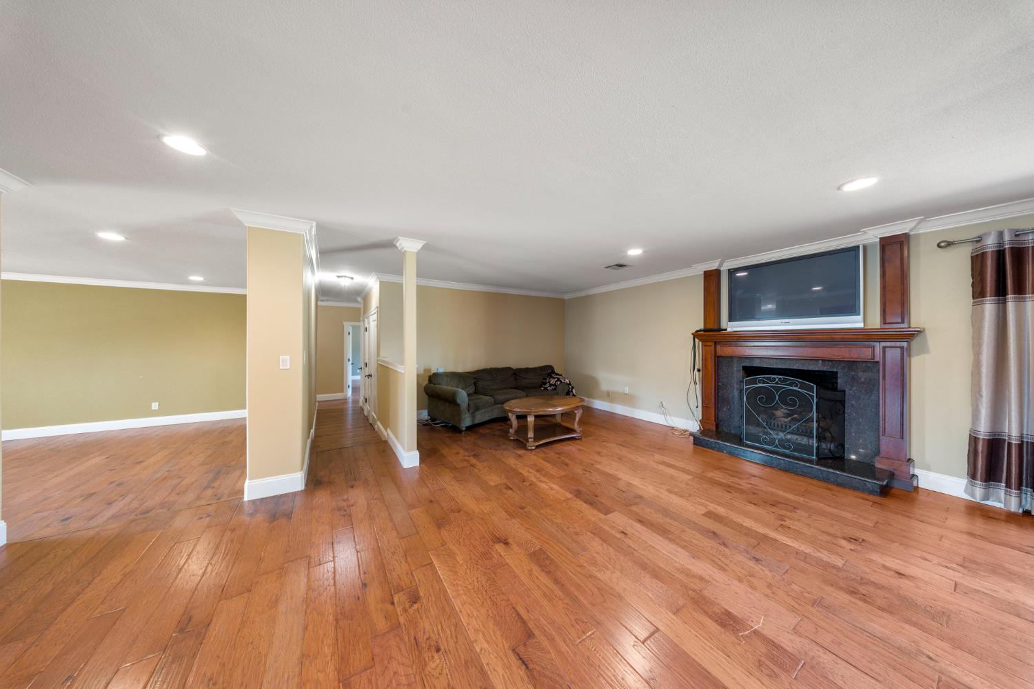 4225 Santa Fe St, Riverbank, CA 95367