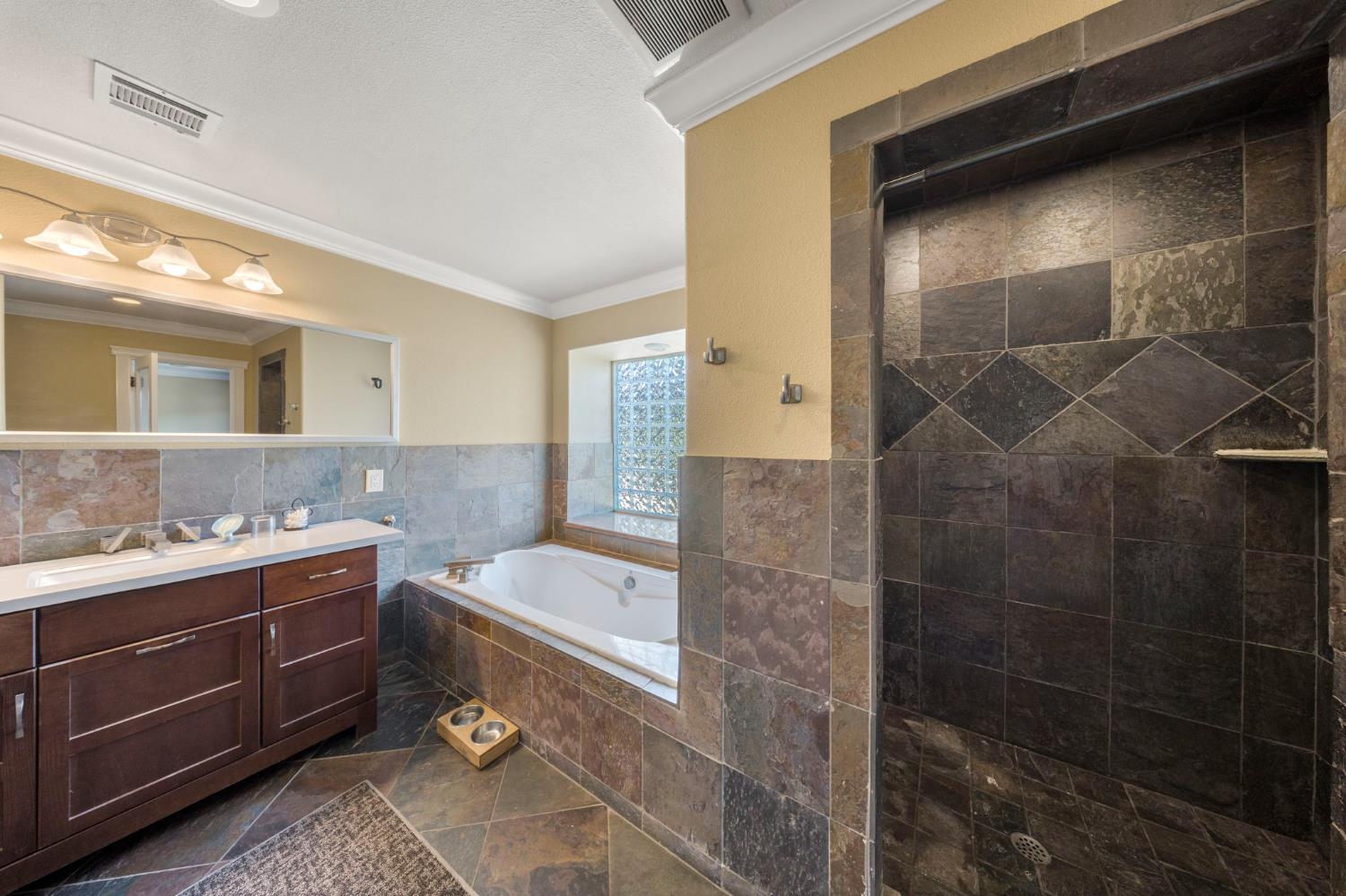 4225 Santa Fe St, Riverbank, CA 95367