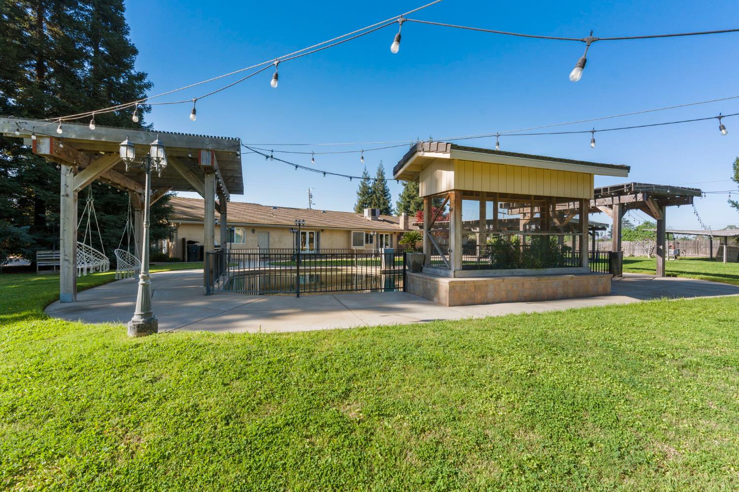 4225 Santa Fe St, Riverbank, CA 95367