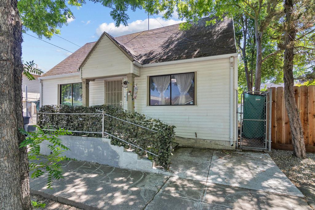 116 Alice St, Modesto, CA 95354