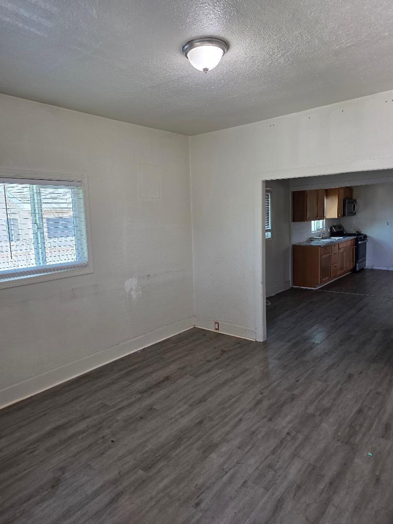 353 L St, Los Banos, CA 93635