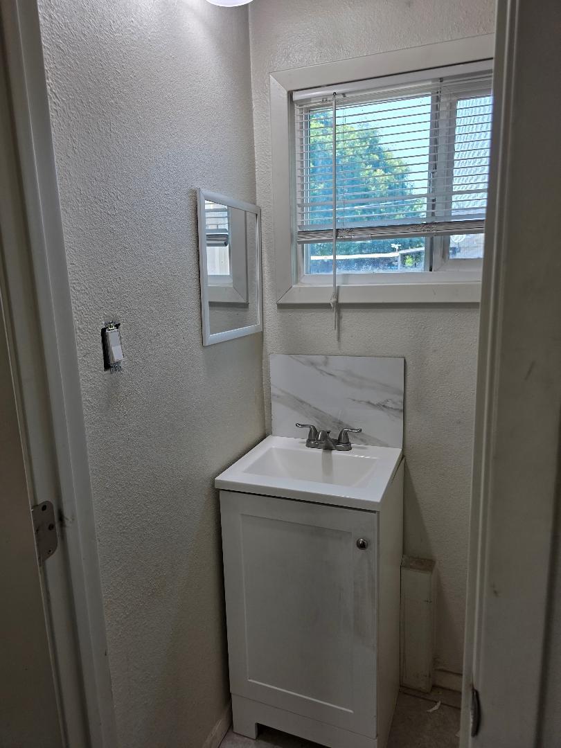 353 L St, Los Banos, CA 93635