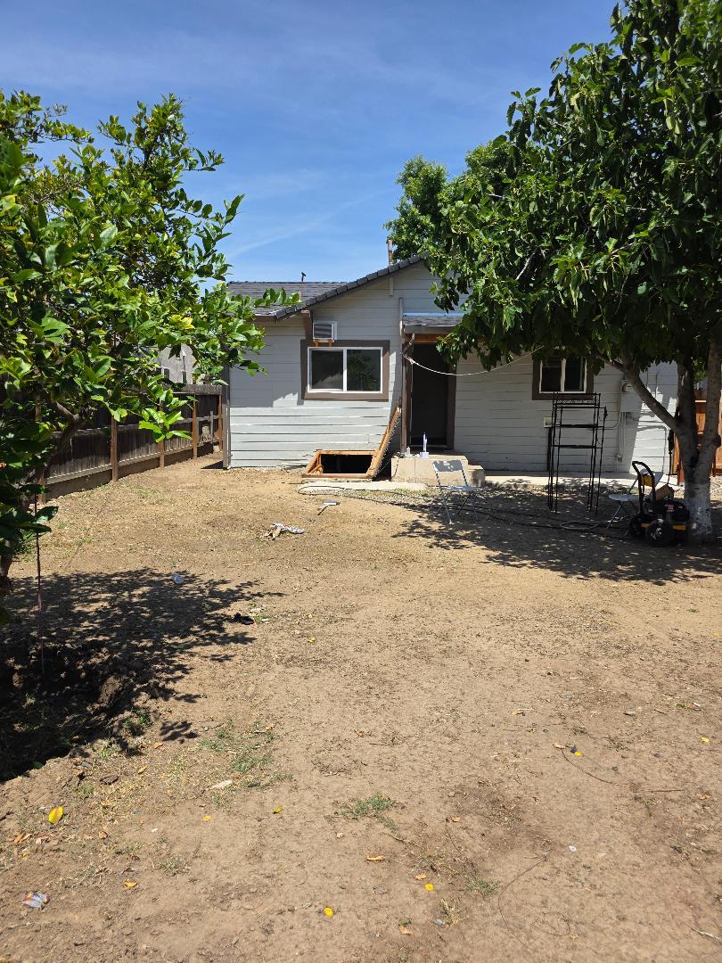353 L St, Los Banos, CA 93635
