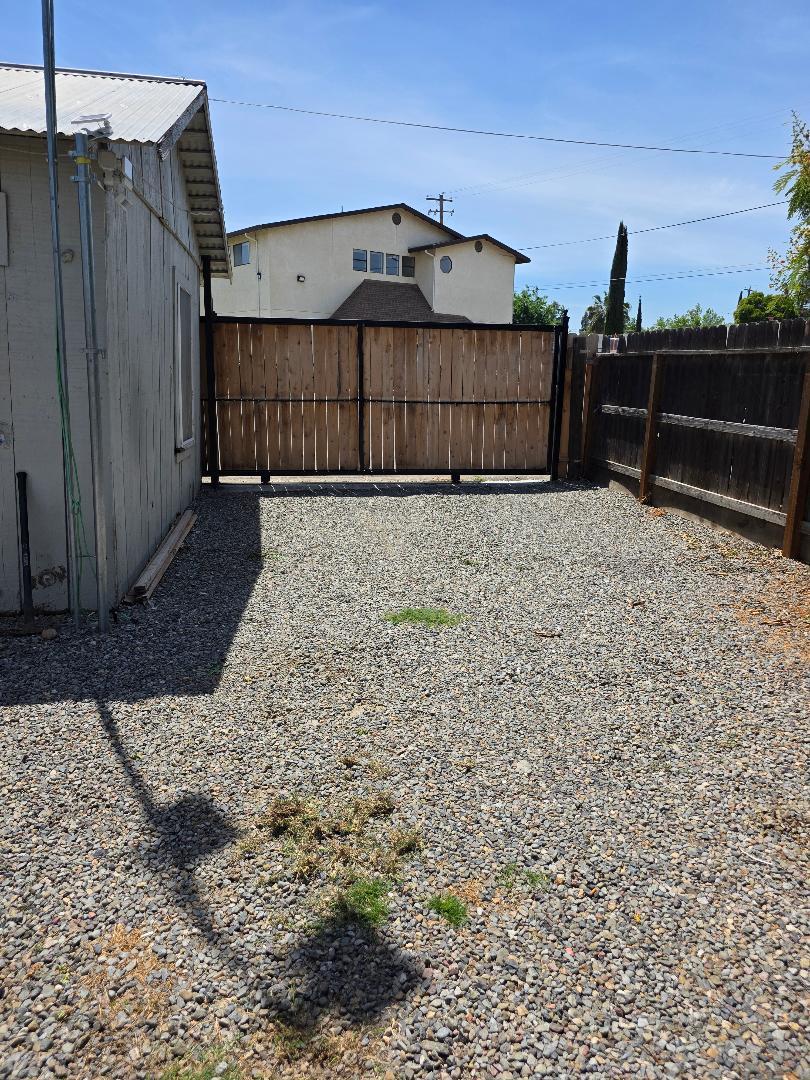 353 L St, Los Banos, CA 93635