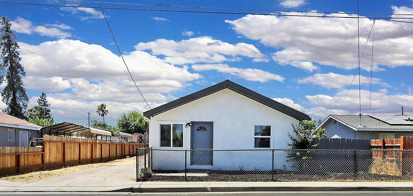 225 Church St, Waterford, CA 95386