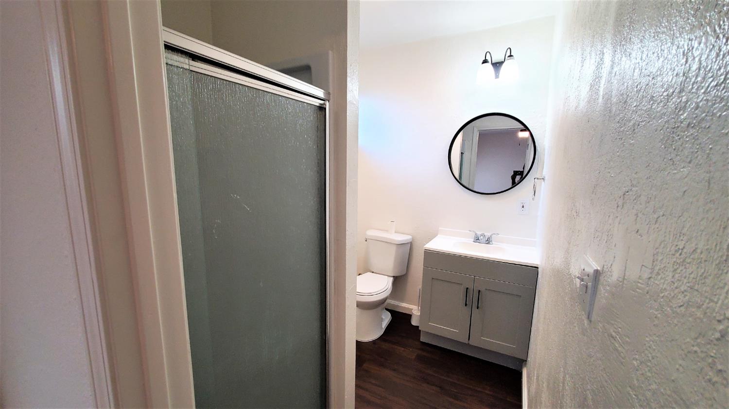 225 Church St, Waterford, CA 95386