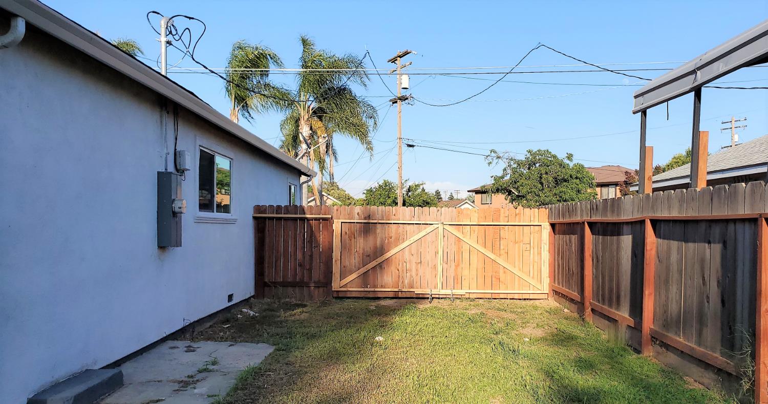 225 Church St, Waterford, CA 95386