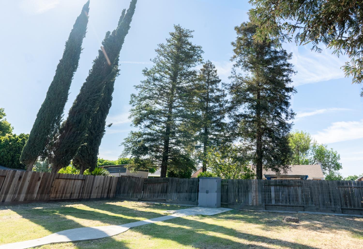 16973 Yvonne Dr, Delhi, CA 95315