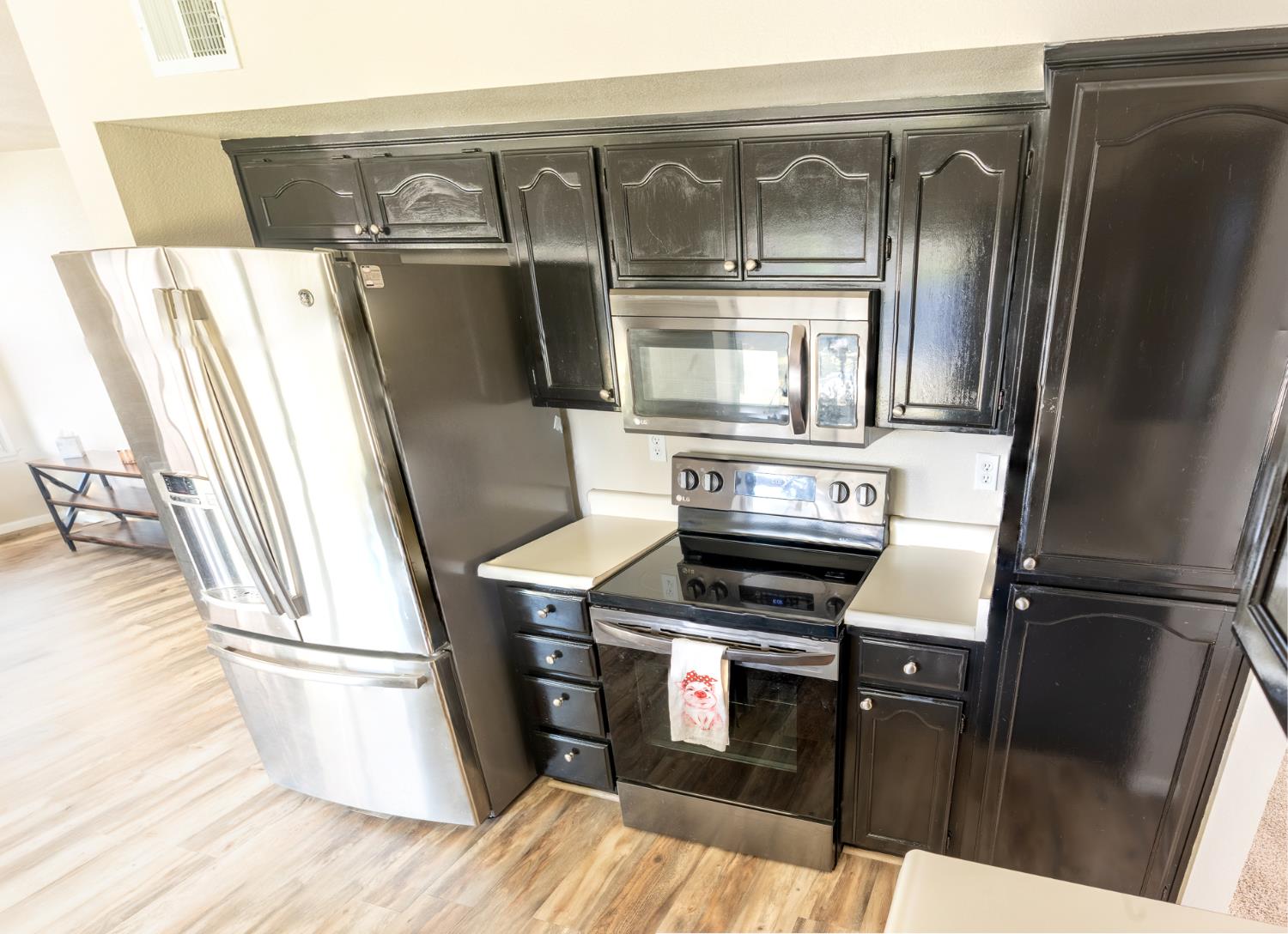 16973 Yvonne Dr, Delhi, CA 95315