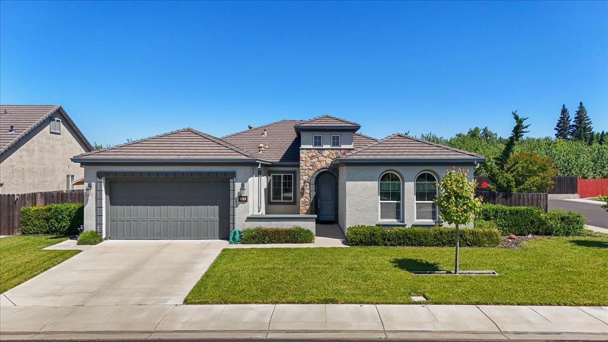 805 Freedom Point Way, Manteca, CA 95336