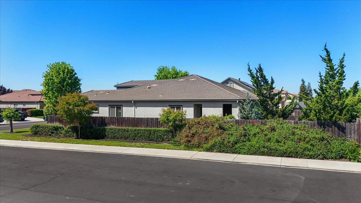 805 Freedom Point Way, Manteca, CA 95336