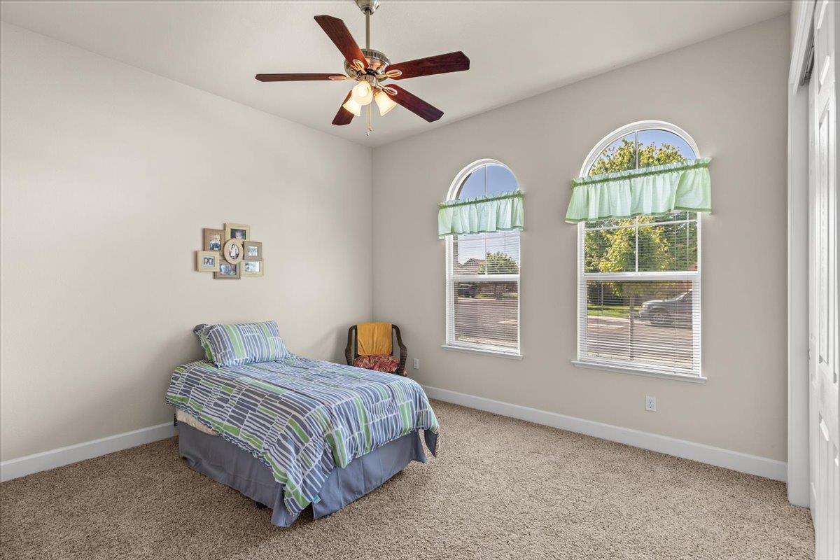 805 Freedom Point Way, Manteca, CA 95336