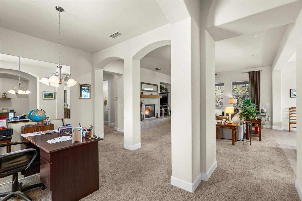 805 Freedom Point Way, Manteca, CA 95336