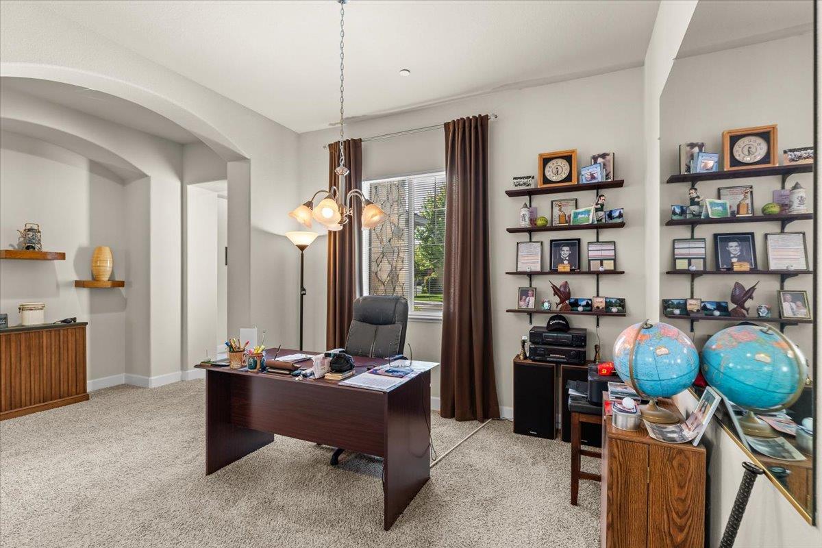 805 Freedom Point Way, Manteca, CA 95336