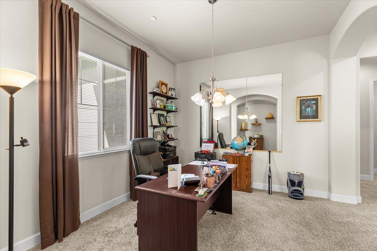 805 Freedom Point Way, Manteca, CA 95336