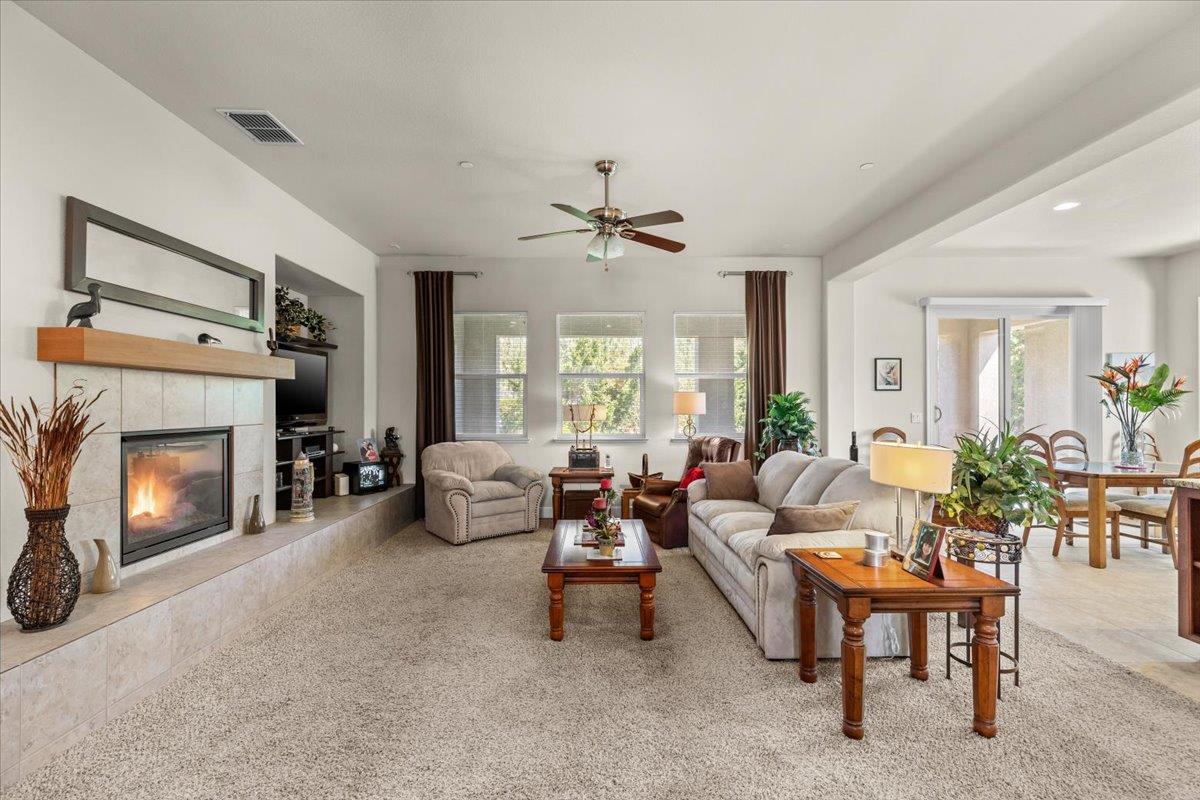 805 Freedom Point Way, Manteca, CA 95336