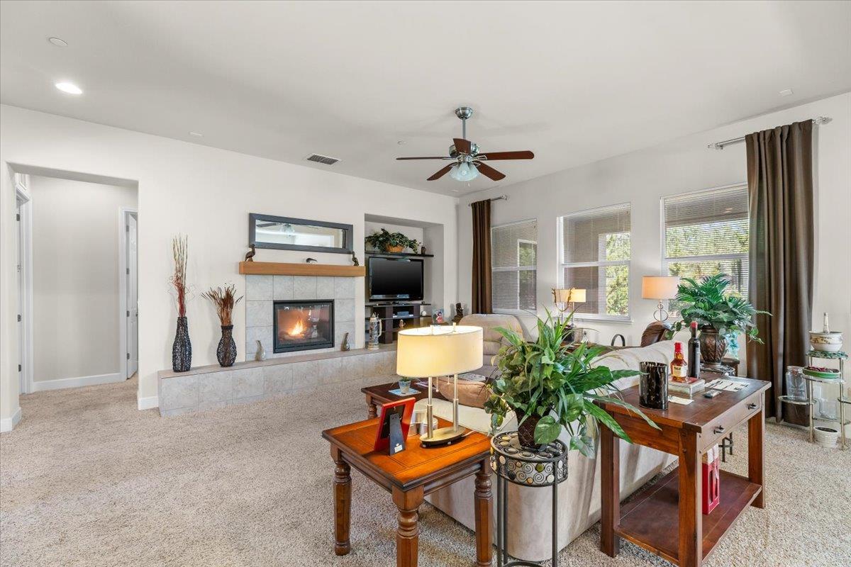 805 Freedom Point Way, Manteca, CA 95336