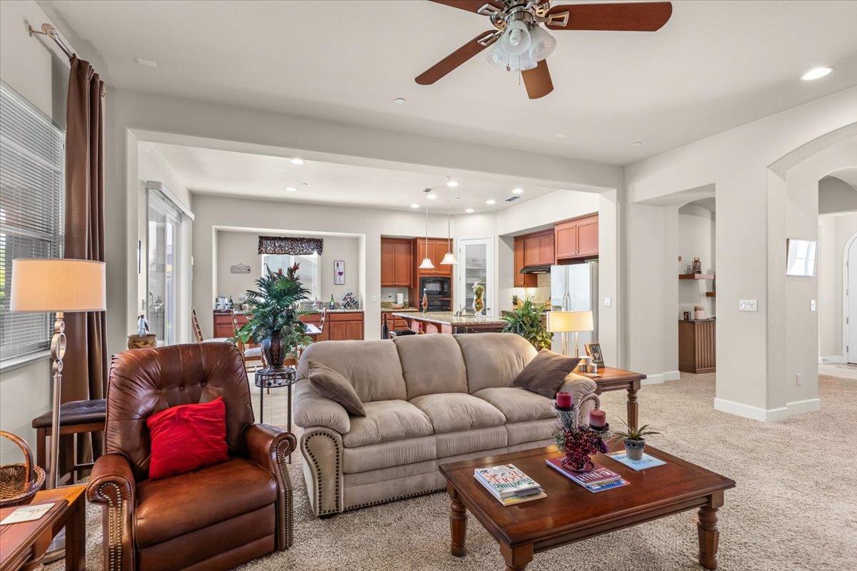 805 Freedom Point Way, Manteca, CA 95336