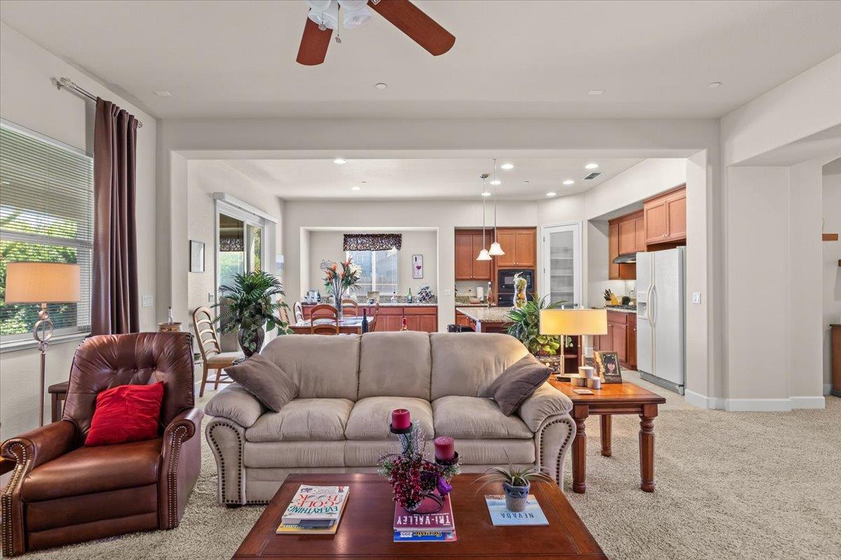 805 Freedom Point Way, Manteca, CA 95336