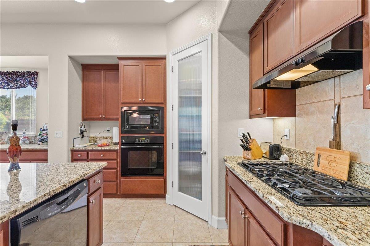 805 Freedom Point Way, Manteca, CA 95336