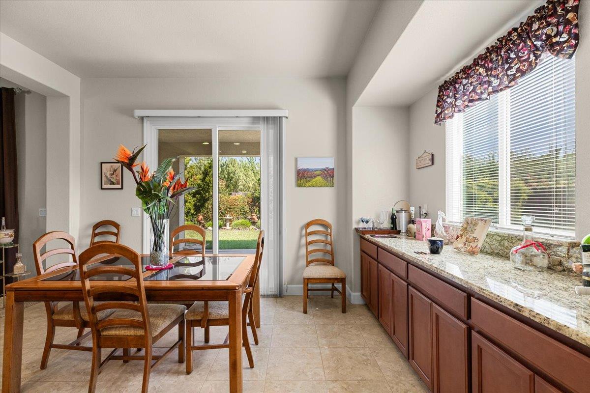 805 Freedom Point Way, Manteca, CA 95336